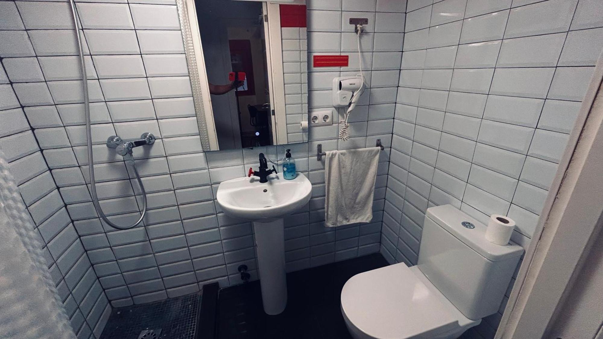 La Línea de la Concepción Monkey Room מראה חיצוני תמונה