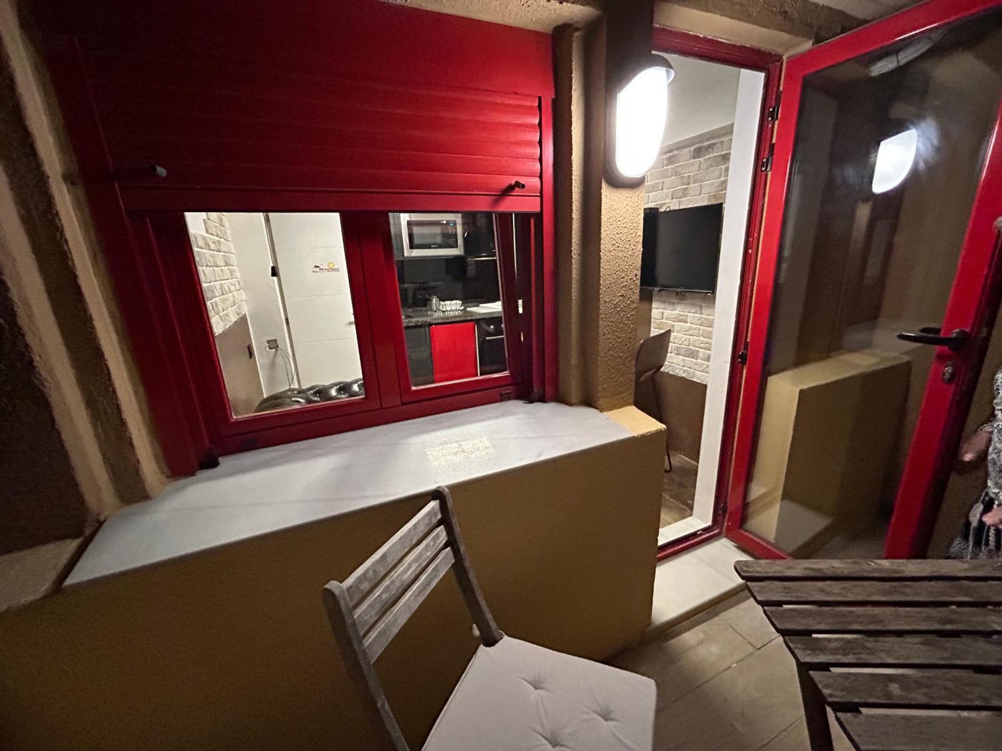 La Línea de la Concepción Monkey Room מראה חיצוני תמונה